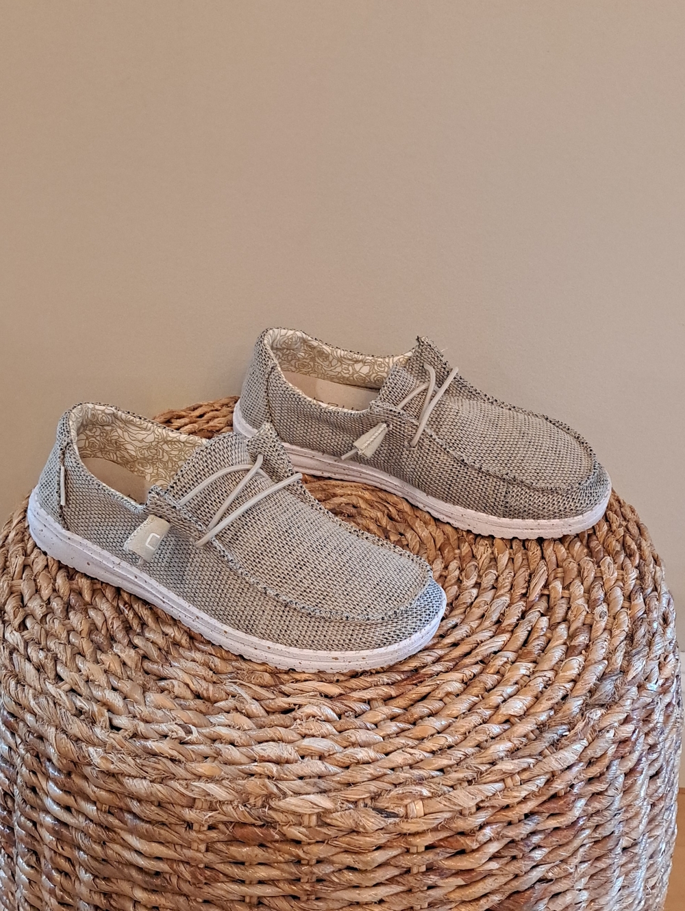 Hey Dude Womens Wendy Sox Sand Beige Knit Athleisure Lightweight Loafers 6